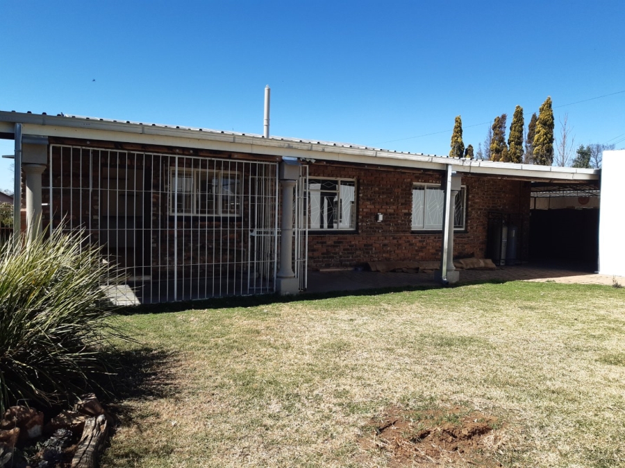 To Let 3 Bedroom Property for Rent in Potchefstroom South North West
